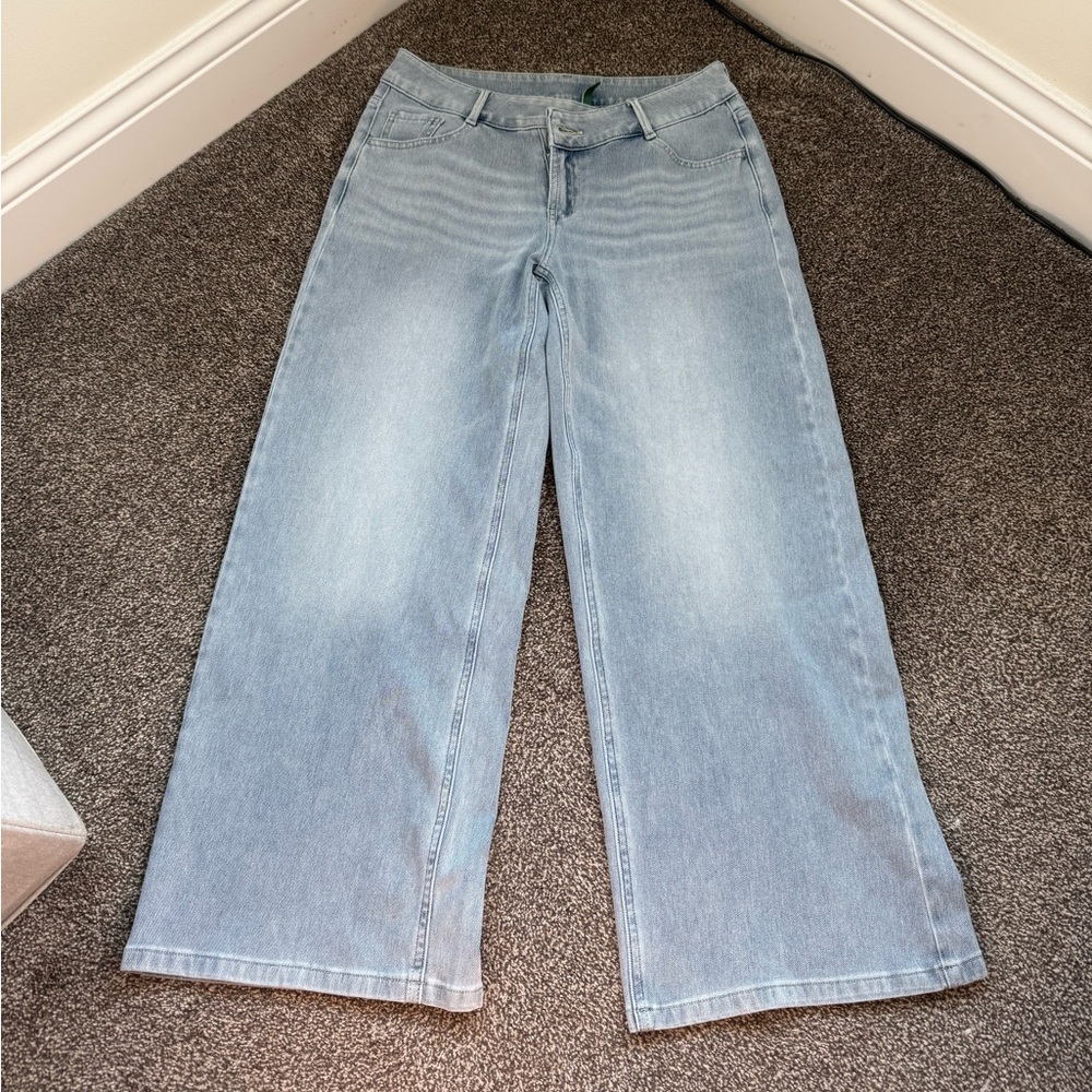 HALARA NWT WIDE LEG JEANS